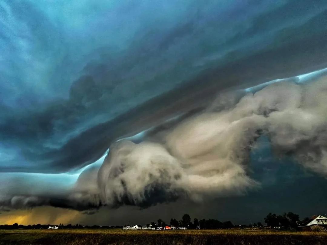 Nori shelf cloud prevestitori de furtuna la Arad 2